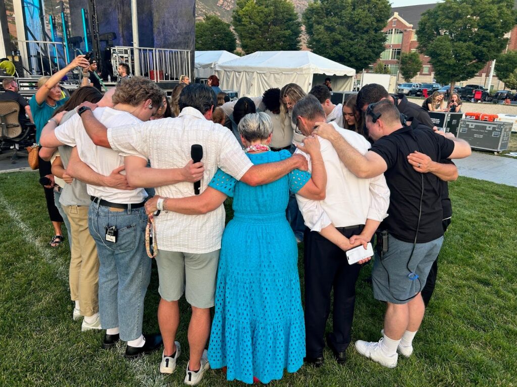 praying group